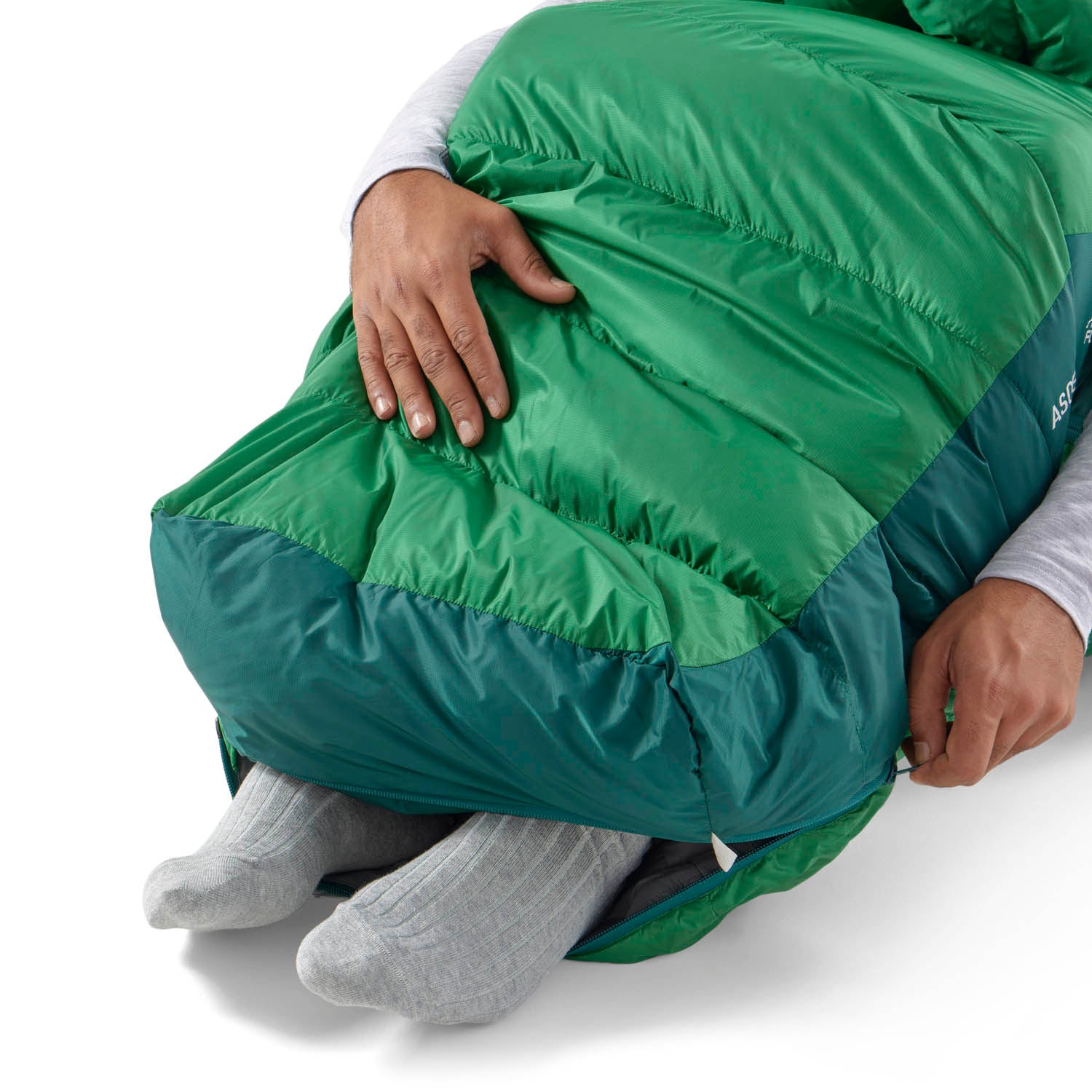 Free Flow zips: open to cool your feet