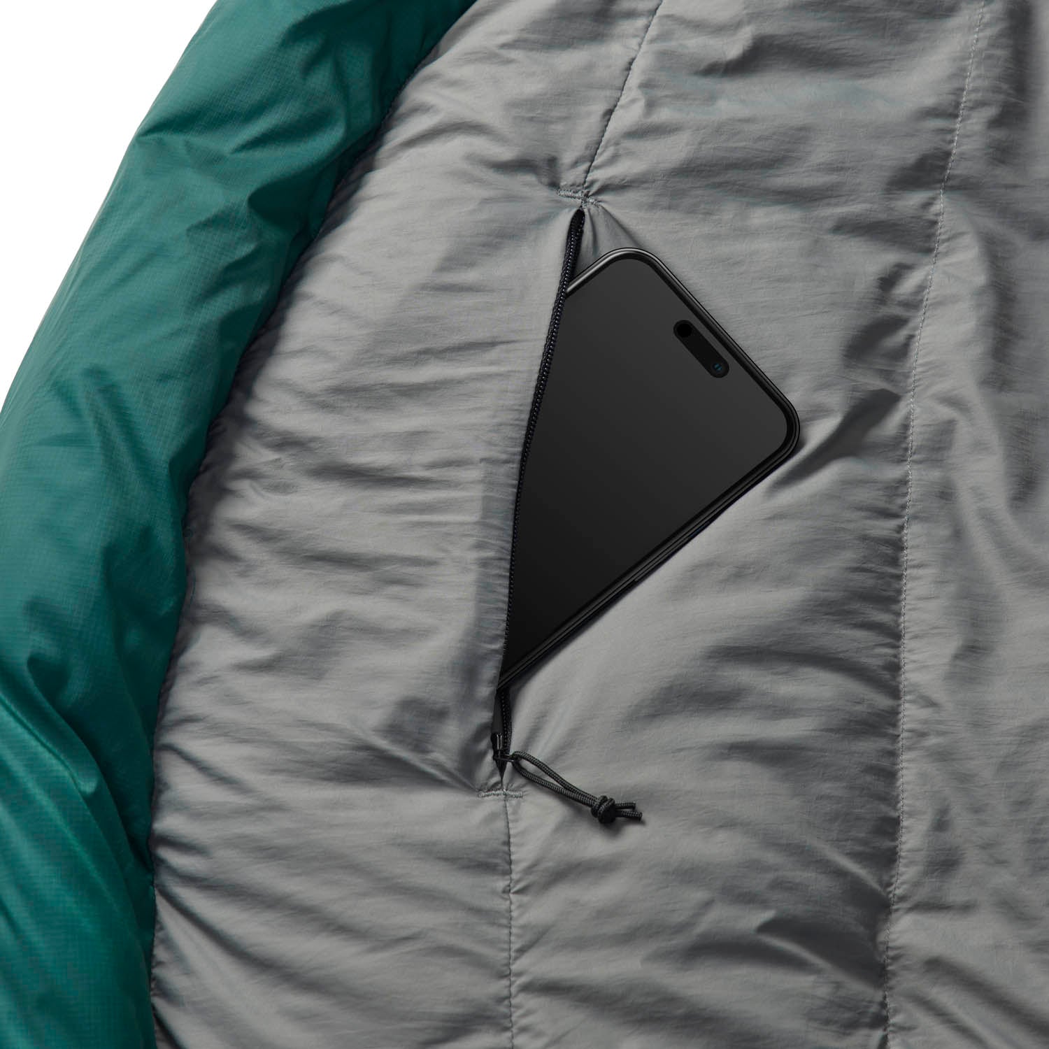Hidden inner pocket: keep electronics safe and warm