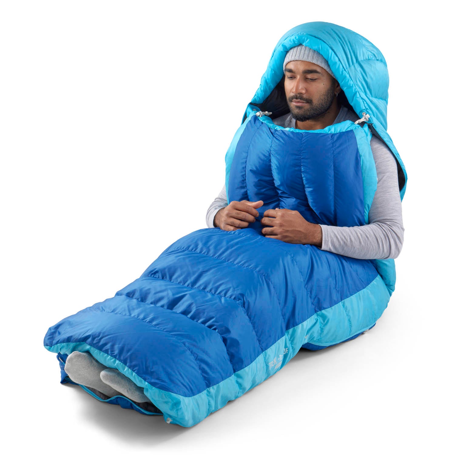 Free Flow zips: open and ‘wear’ your Trek outside the tent